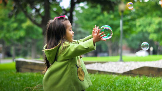 Bewusst Leben: Wie wir von Kinder lernen können, im Hier und Heute zu leben