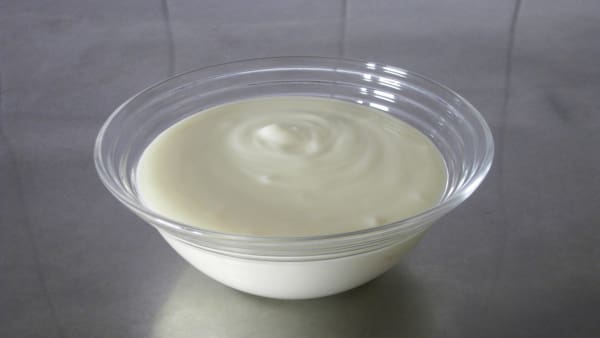 Produkt mit Pflanzenfett darf nicht „Crème fraîche“ heißen