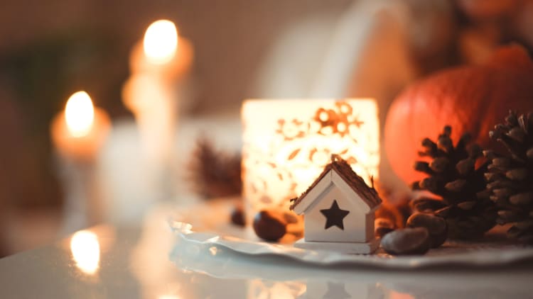 Weihnachtsdepression: 10 Tipps für ein schönes Weihnachtsfest mit dir allein