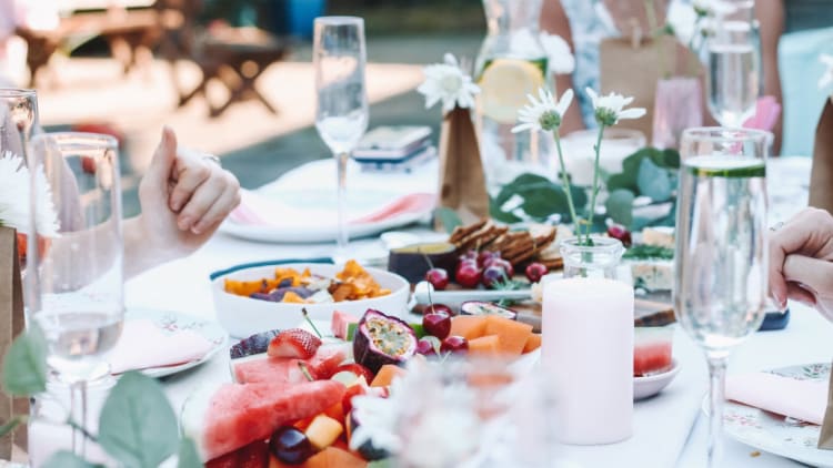 Feste feiern: Ein Hoch auf das Leben, die Gemeinschaft und den Genuss!