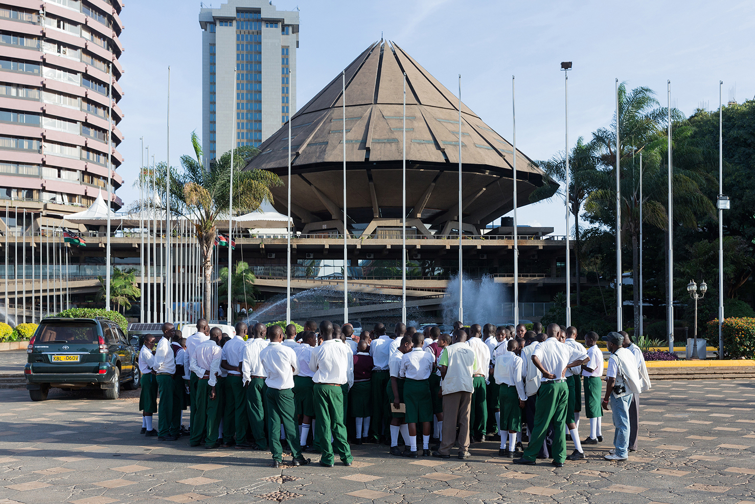 African Modernism アフリカの近代建築 African Modernism: The Architecture of Independence. Ghana