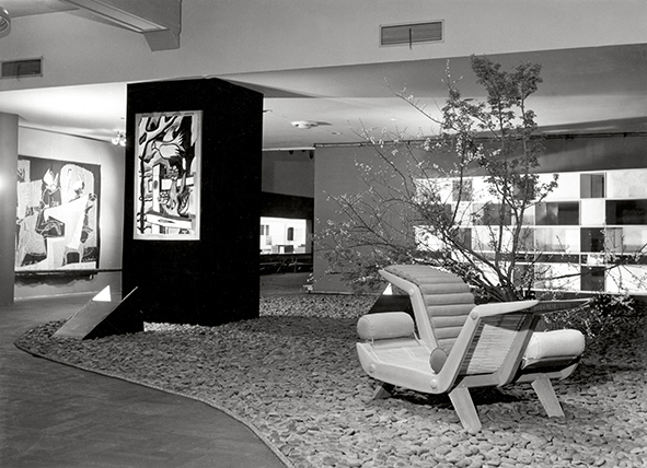 Perriand2_p463_web_u3itcx.jpg