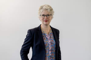 Dr. Julia Gelbert