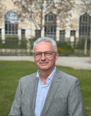 Dr. Uwe Richter