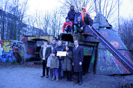 Deutscher Apotheker Verlag und Behr’s Verlag unterstützen den Aktivspielplatz Uhlenhorst in Hamburg