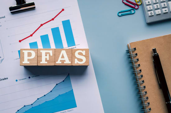 Zur Analytik von PFAS in Konsumgütern