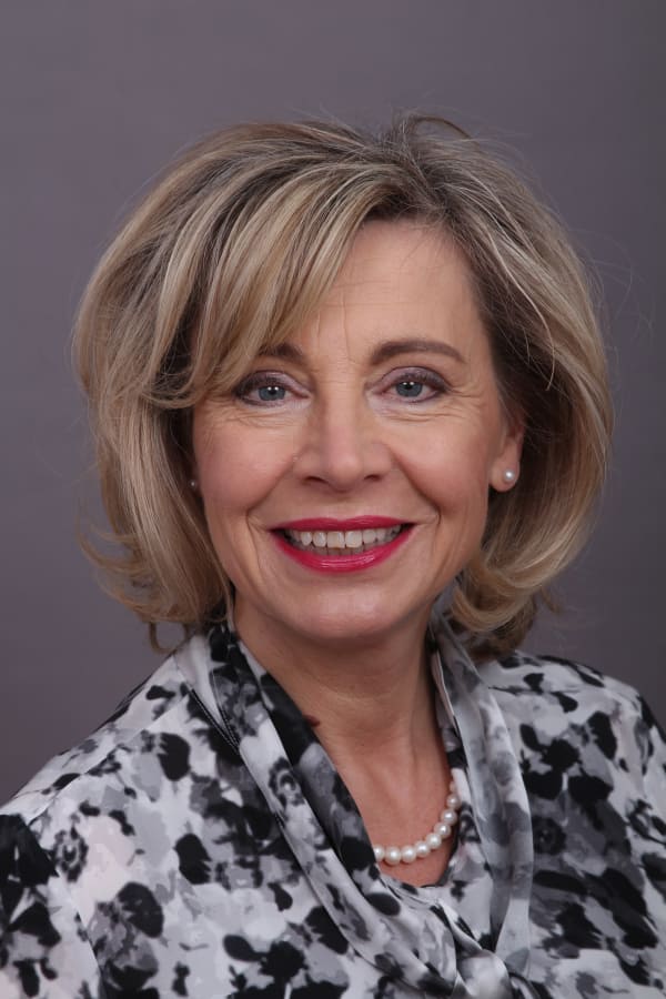 Dr. Elke Wübbeke Behr's