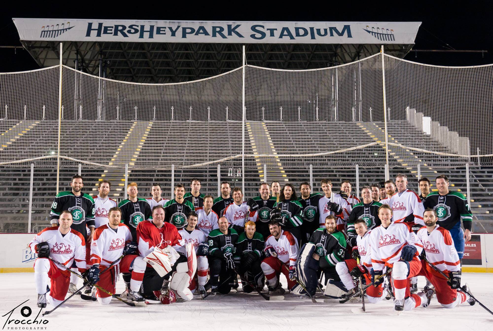 2018_Fresh_Sticks_Outdoor_Classic Group photo with both teams after the game