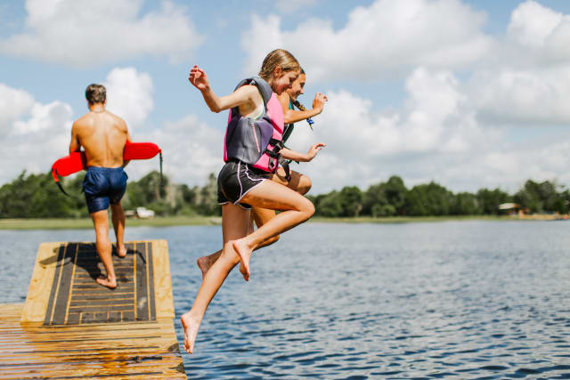 19Ri-Activity-Girls-Lake-Jumping-Dock_qt0ihz