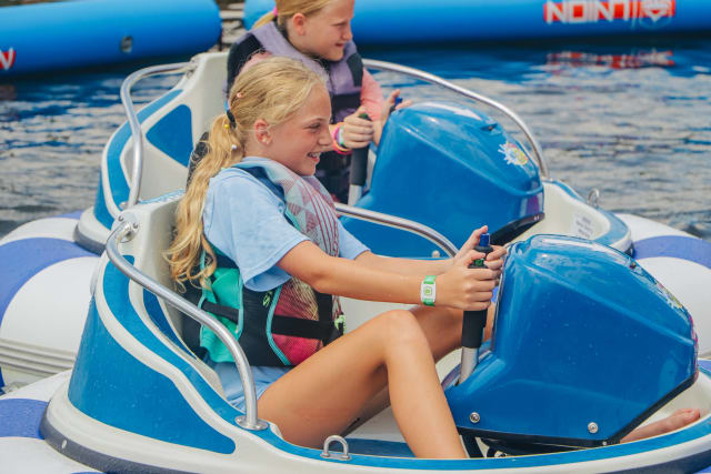 20240613_115243-IMG_2405-mediaRoleMCC_2-CampOutback-staffCampNameTractor-labelYellow-rating4_hawnn7