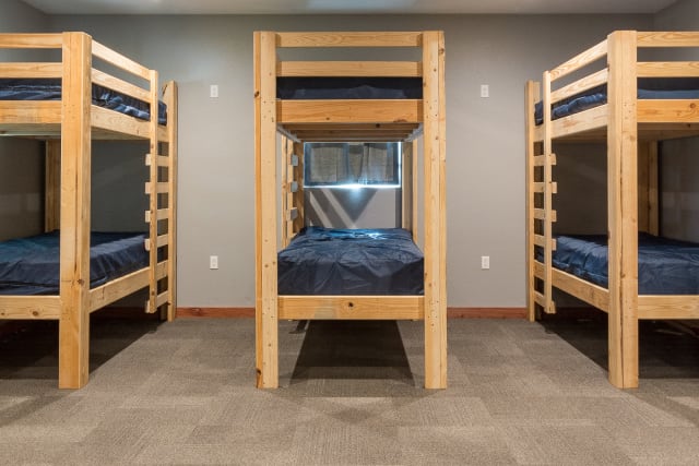 Ridge%2FOvernightCamp-Ridge-Facilities-Cabin-Interior-Tall