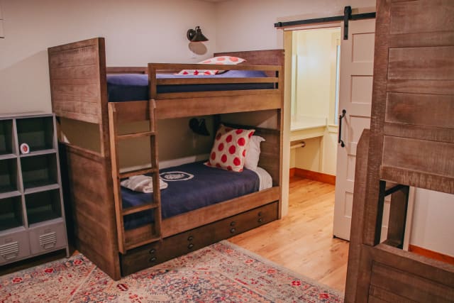 Woods%2F25-woods-cabins-65