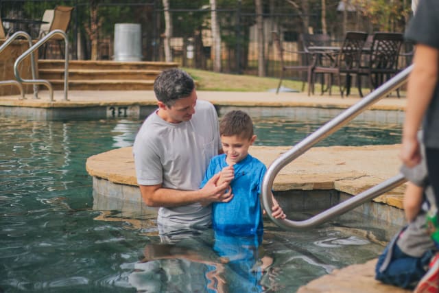 insidethecove%2F21WoodsNYEconf_baptism