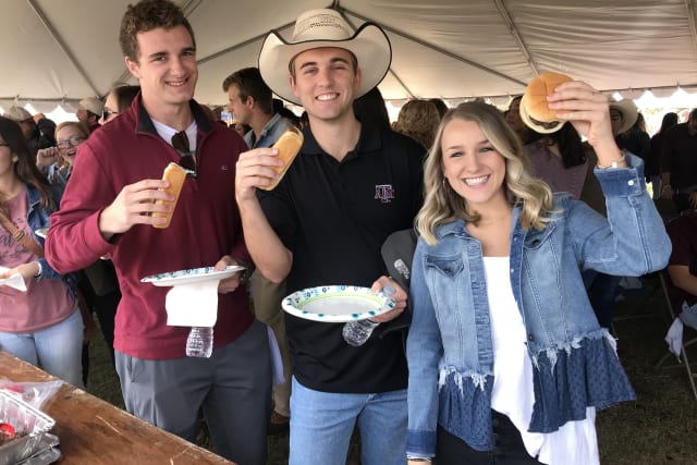 insidethecove%2Ftailgate_0250