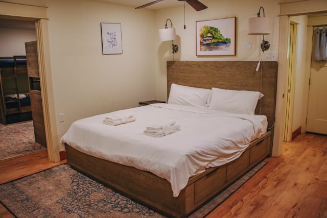 Woods%2F25-woods-cabins-64