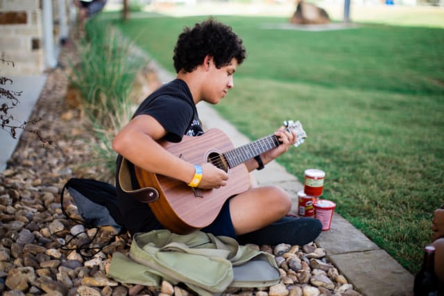 19Ri1003-coolgirl-87_vtez9e