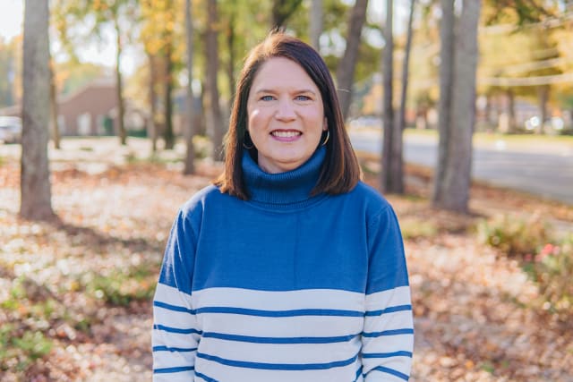 2023-stacy-colvin-headshot_d2i8yh