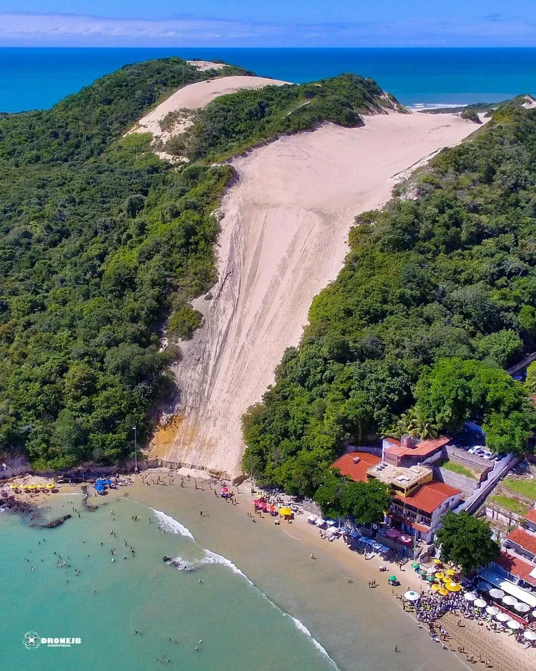 O imponente monumento natural com seus 102 metros de altura, imagem@jbconteudo.&nbsp;