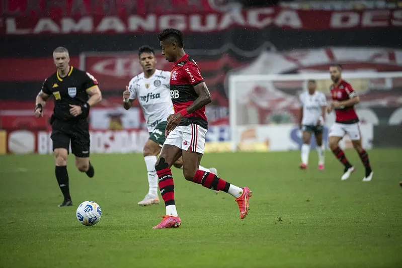 Palmeiras x Flamengo no DF terá arbitro que apitou na Copa do Mundo