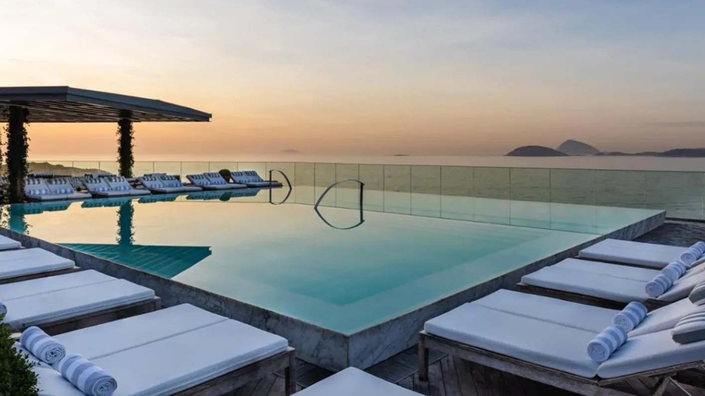 O Fasano RJ tem uma das mais belas piscinas do mundo