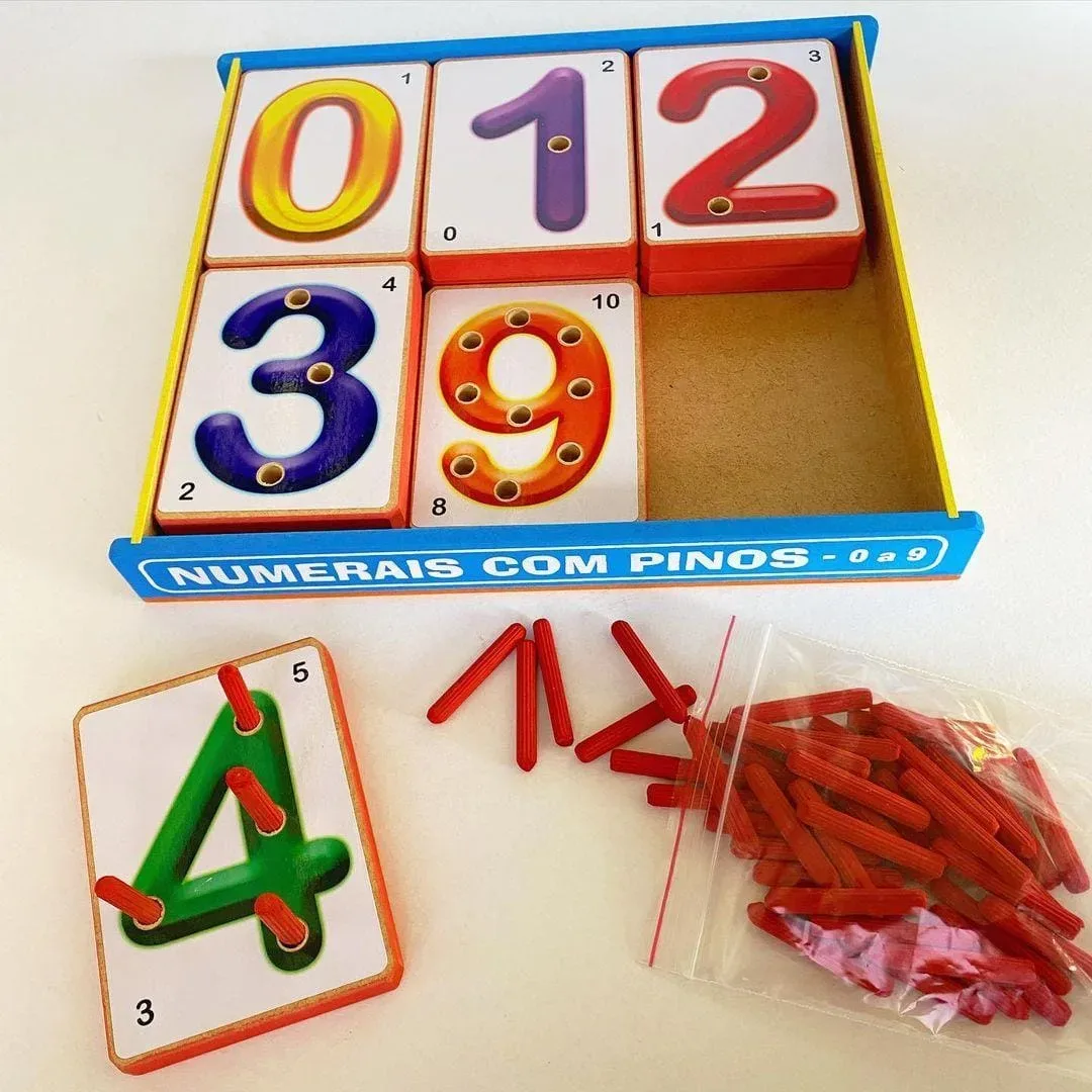 Numerais com Pinos - Auxilia o aprendizado dos números e a relação entre numeral e quantidades.