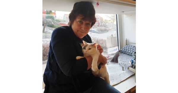 Huskatten Västerås - Fokus Västerås med Cissi och Sandra  Acast