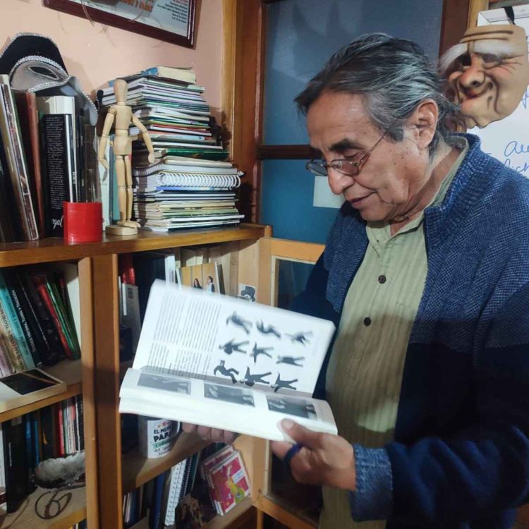 cover art for LA BIBLIOTECA DE RAÚL BELTRÁN, una visita de Radio París La Paz