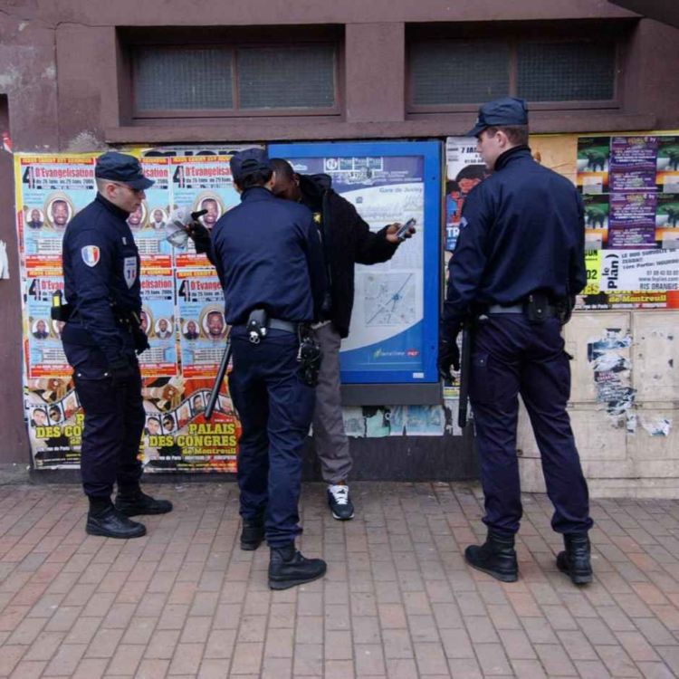 cover art for #27 « Tes papiers, contrôle de police »,  histoire des contrôles au faciès