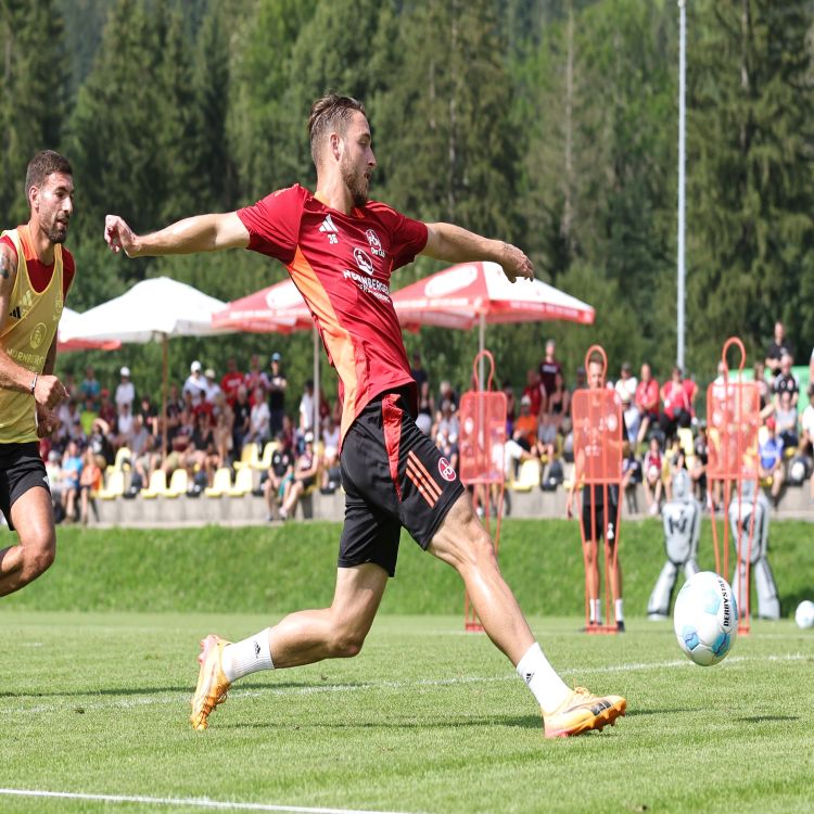 cover art for Lukas Schleimer: Von der Bezirksliga in den Profi-Fußball