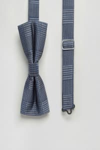 Bow tie