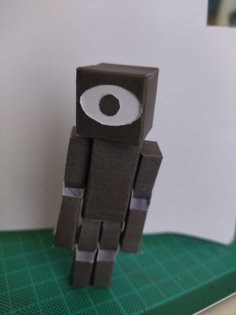 Pixel Papercraft - Jack in the closet (doors) (openable and closeable)