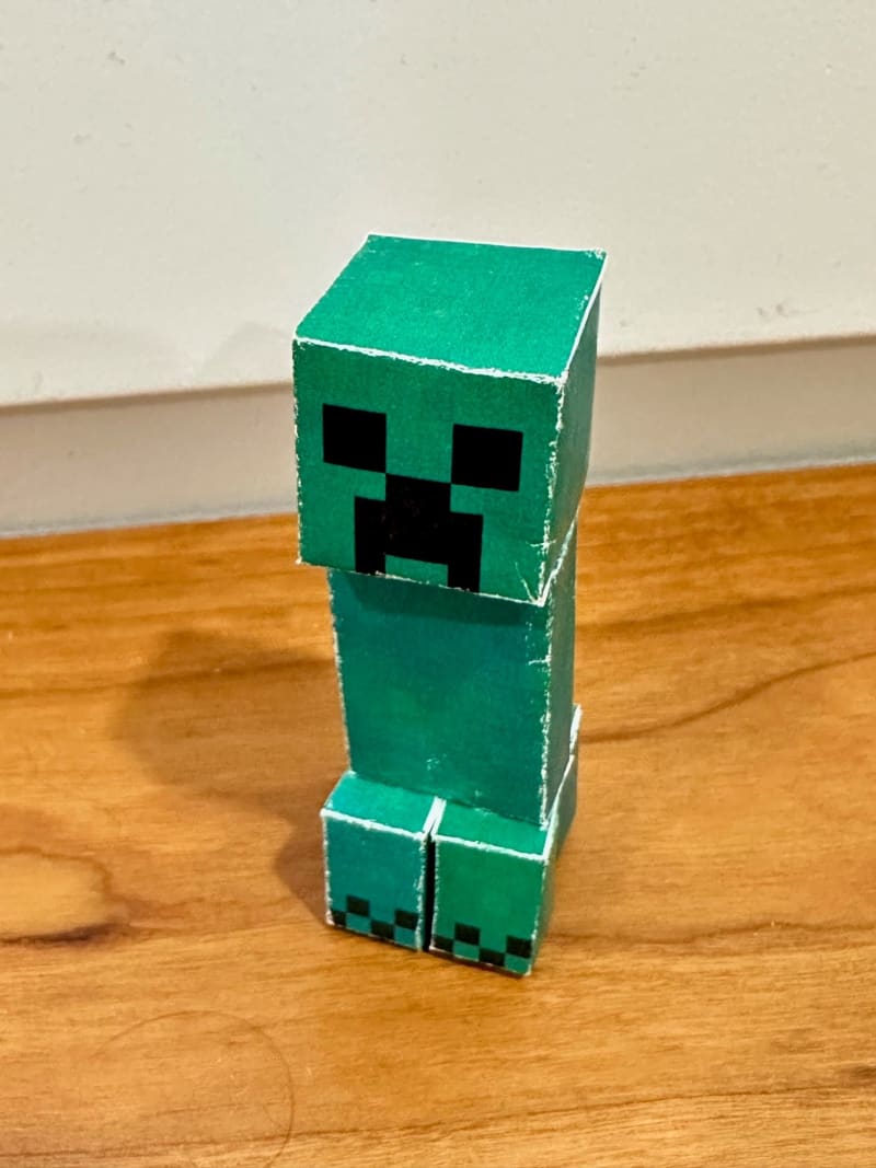 HOW TO: BENDABLE CREEPER PAPERCRAFT PART 1