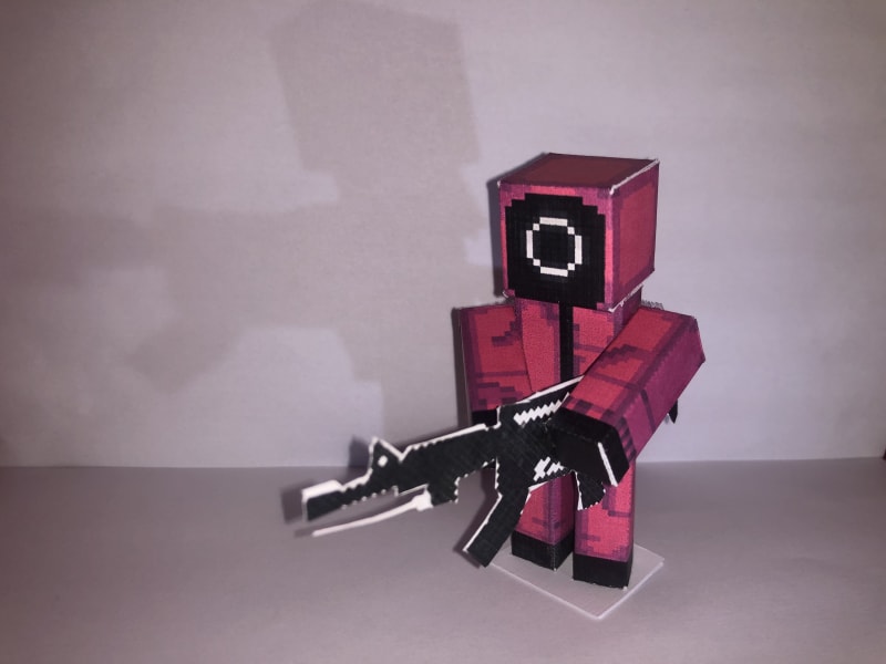 DIY Minecraft papercraft - Squid game character 