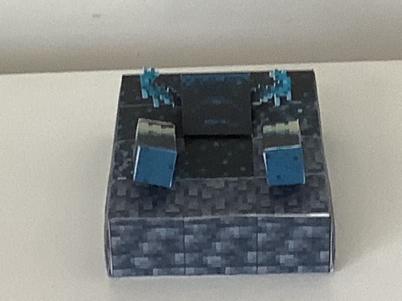 Minecraft Warden diorama : r/papercraft