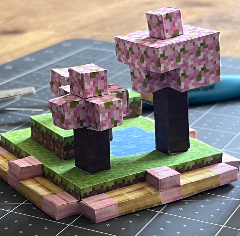 Pixel Papercraft - Advanced Chiseled BookShelf (22w42a)
