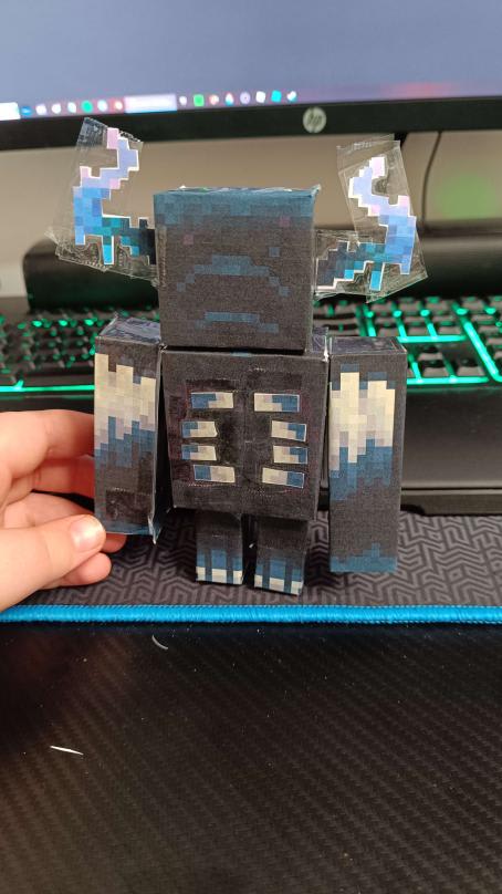 Minecraft Warden diorama : r/papercraft