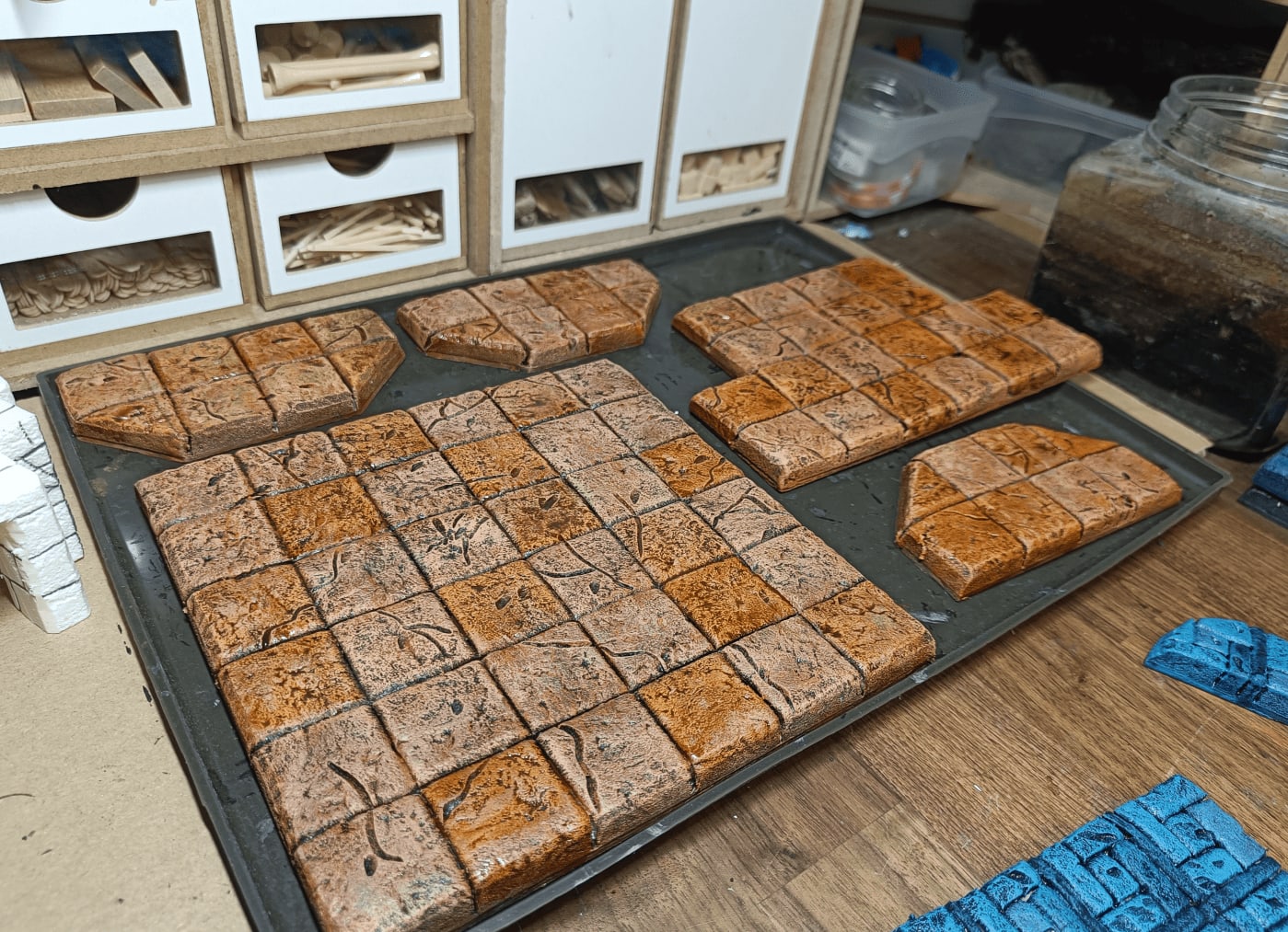 Tiles with slightly different tints using cream drybrush and diluted oils