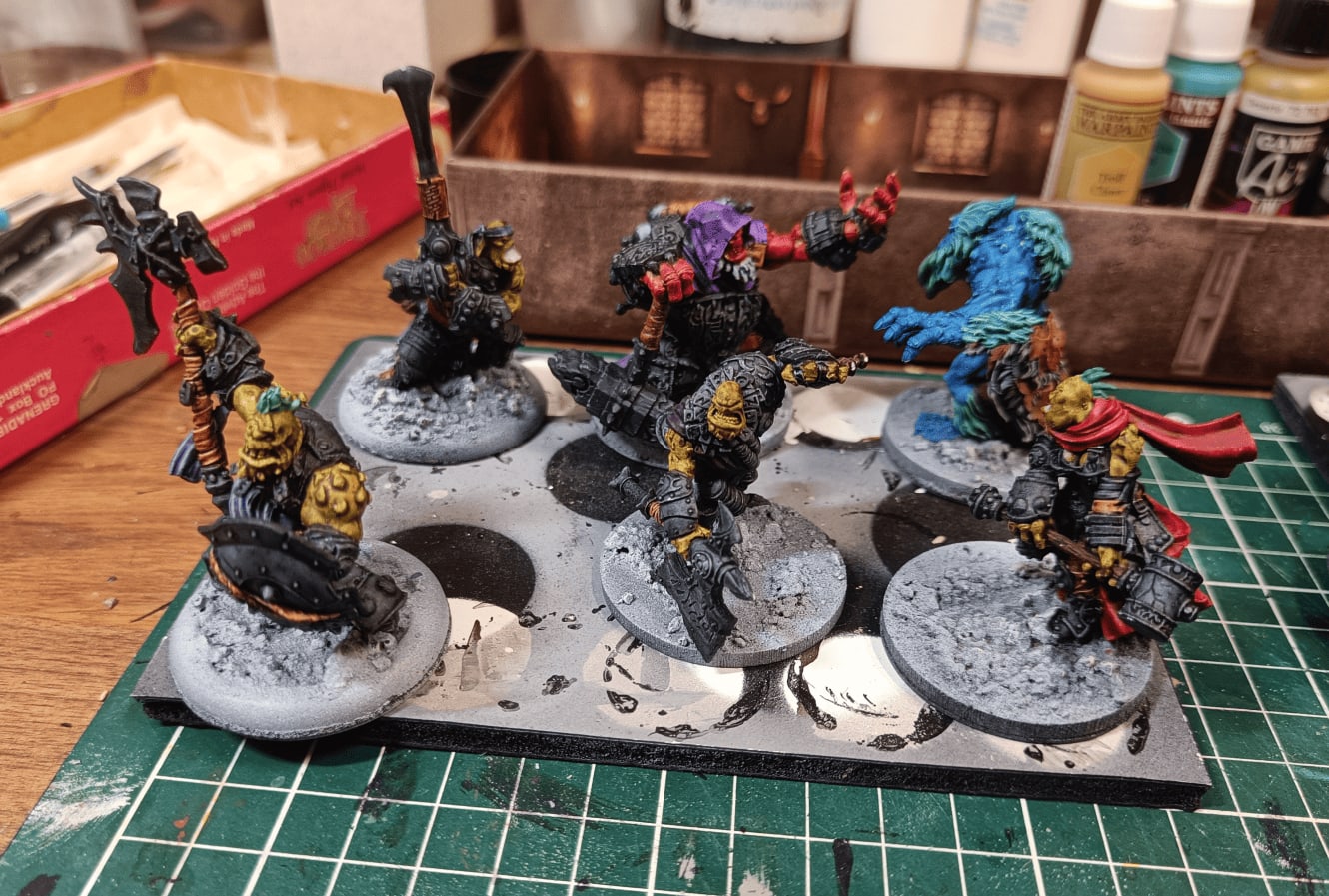 Important characters with different skin colors: shaman in red, yeti in blue