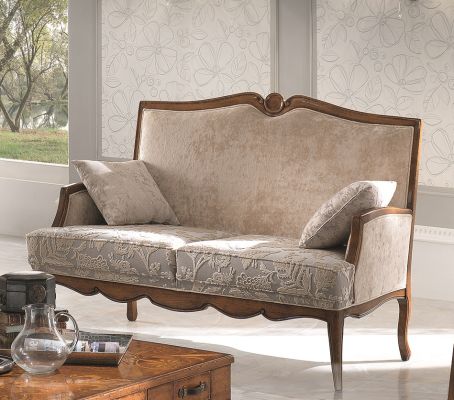 2-seat sofa with carving