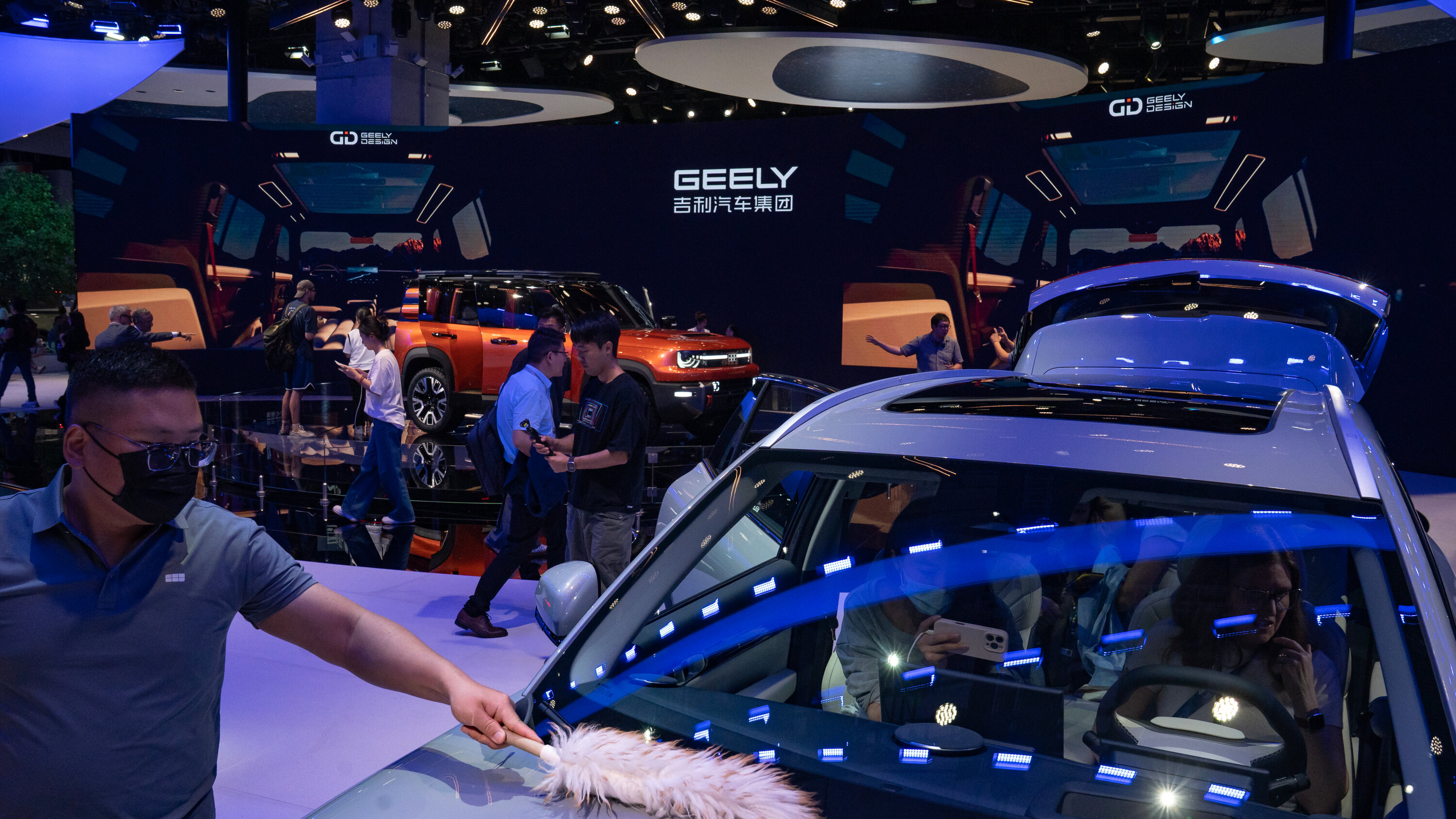 CHINA INYECTA 168 MIL MILLONES DE DÓLARES EN TECNOLOGÍA PARA ELIMINAR A SUS COMPETIDORES INTERNACIONALES EN CARROS ELÉCTRICOS.
