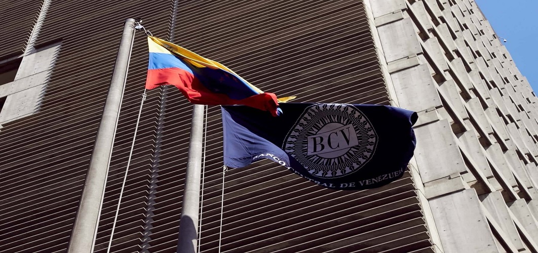EN VENEZUELA EL BCV INYECTA $140 MILLONES EN LAS MESAS BANCARIAS PARA FRENAR LA BRECHA CAMBIARIA