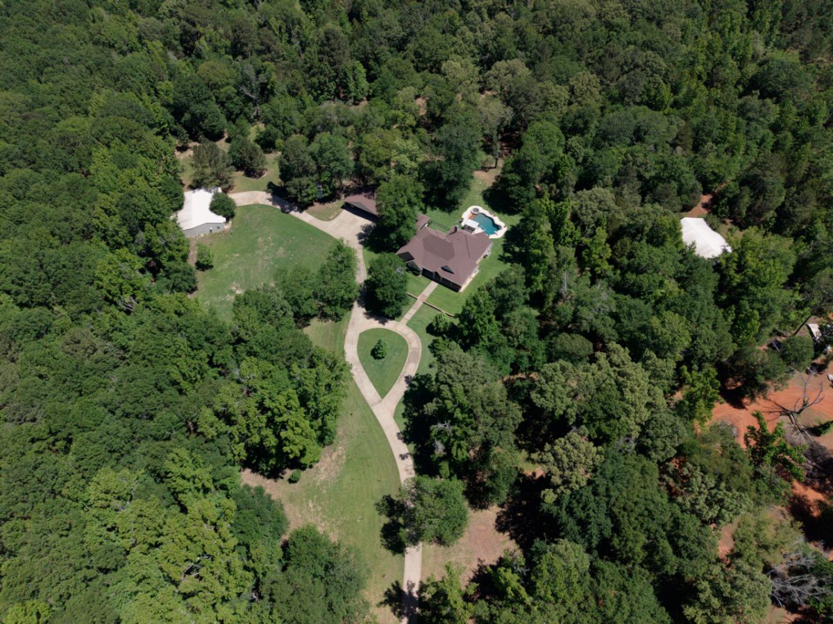 Property photo 2 of 17898 FM 16 W, Lindale, Texas