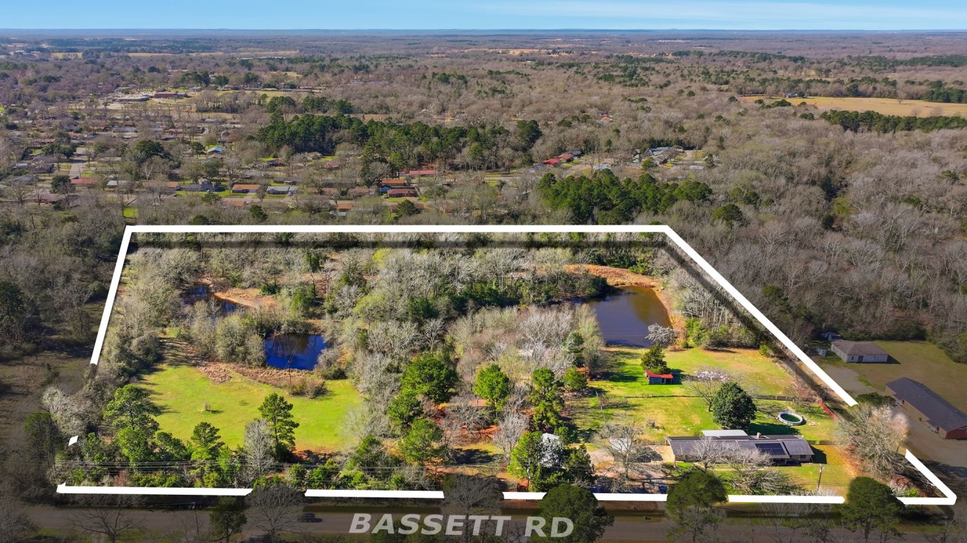 Exterior of 1409 Bassett Road in Palestine, Texas