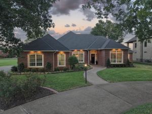 Exterior of 225 Bayhills Dr, Hideaway, TX 75771
