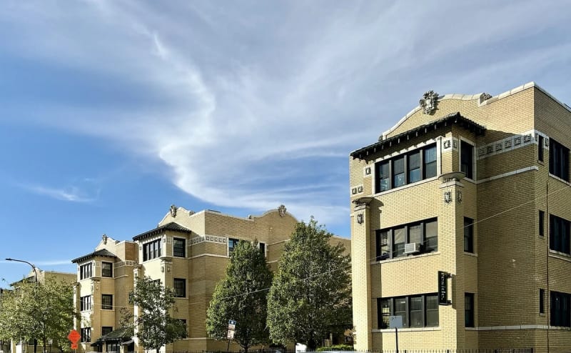 1915 buff-brick courtyard apartment building (former Kellshore Apartment Hotel) on Irving Park Rd, Buena Park, Chicago