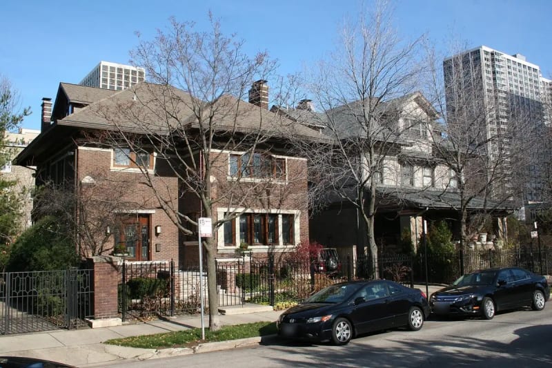 Historic brick homes on Hutchinson Street, a landmark district that highlights Buena Park real estate in Chicago