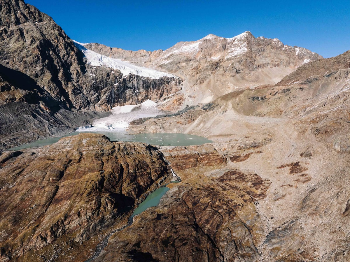 Carving of the Alps