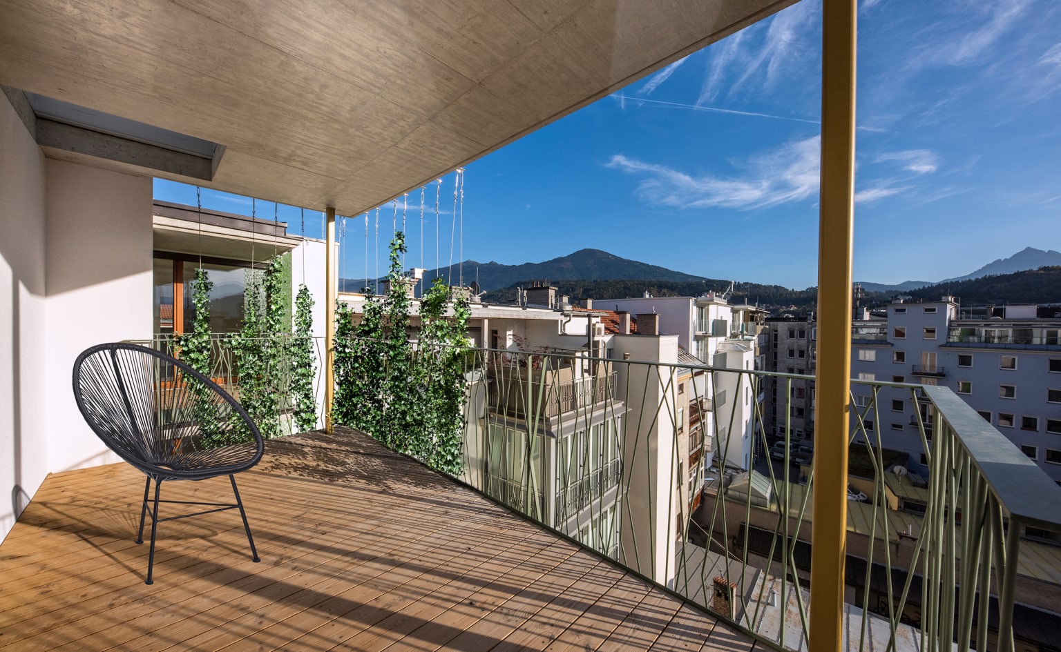Terrasse-Stuhl-muellerstrasse13-innsbruck.jpg