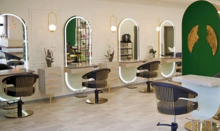 Fatma Avşar Luxury Hair Salon: Friseur in Theilheim