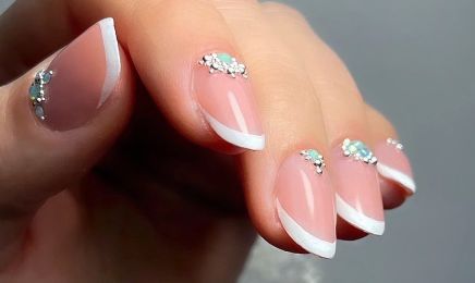 La magicienne des ongles : Manucure à Buellas